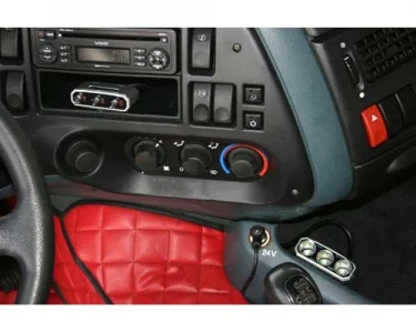 3-way Socket Switch - Black
