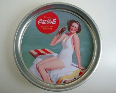 Köp Coca-Cola - Bricka
