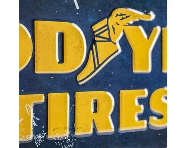 3D Metallskylt Good Year, Logo White, 30x40