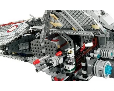LEGO Star Wars Venator-Class Republic Attack Cruiser 8039