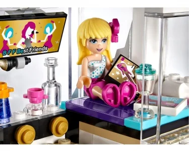 Köp LEGO Friends 41106 LEGO Friends 41106, Pop Star Tour Bus