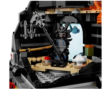 LEGO The LEGO Ninjago Movie 70631, Garmadons Volcano Lair
