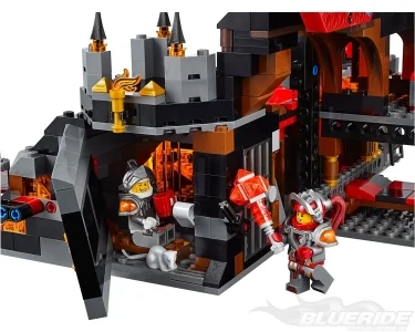 LEGO Nexo Knights 70323, Jestros Volcano Lair LEGO Nexo Knights 70323, Jestros Volcano Lair