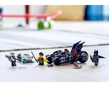 LEGO Super Heroes 76118 Mr. Freeze Mot Batcycle