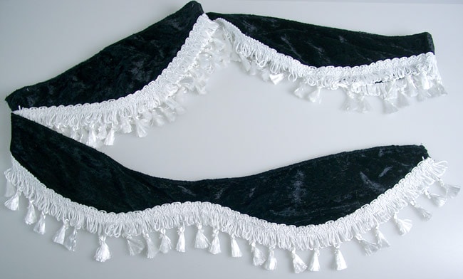 Köp Vindrute-Dekor Plysh Fransar - Black/White Billigt Online